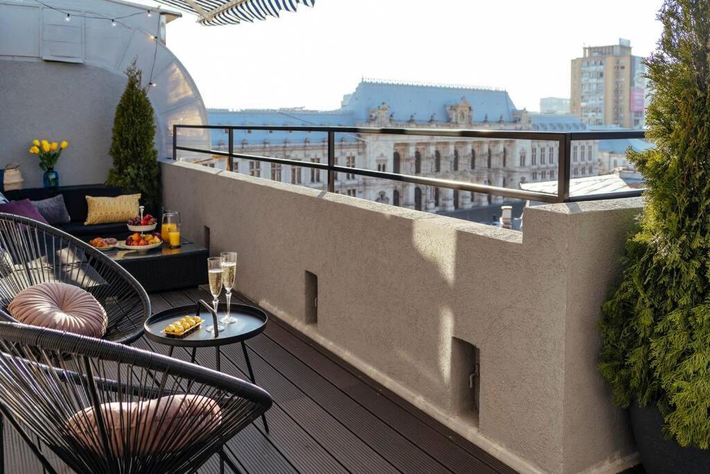 Sunset Terrace In The Old Town Apartment